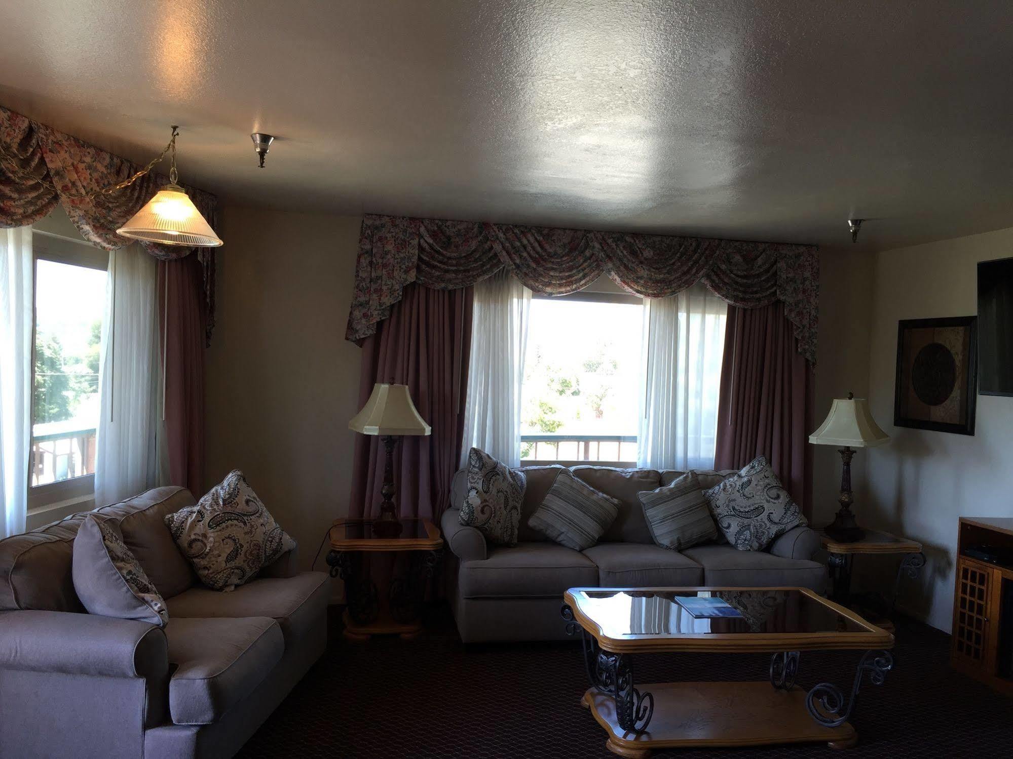 Oakridge Inn Oak View Экстерьер фото